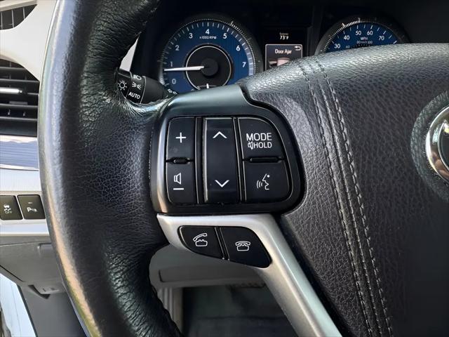 2017 Toyota Sienna XLE 8 Passenger
