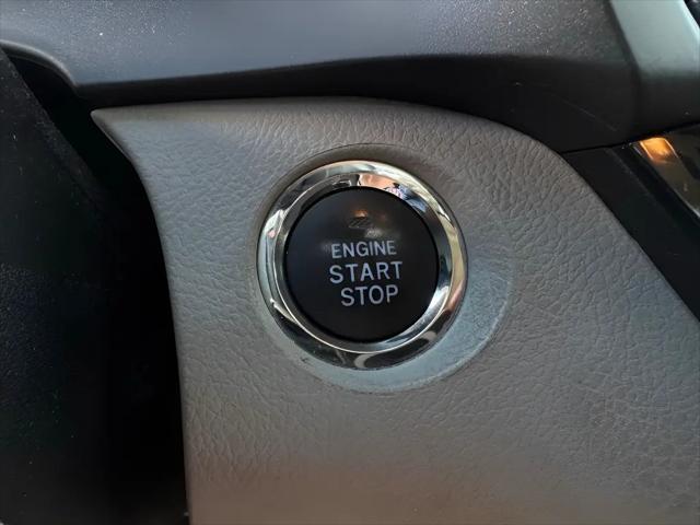 2017 Toyota Sienna XLE 8 Passenger