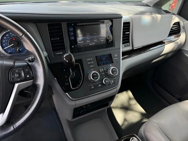 2017 Toyota Sienna XLE 8 Passenger