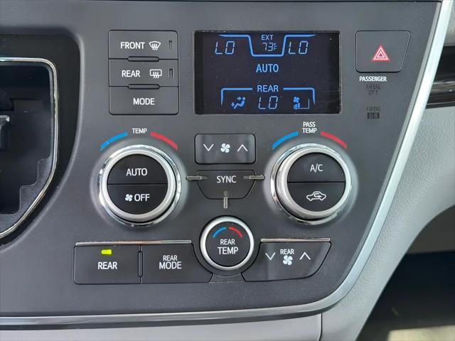 2017 Toyota Sienna XLE 8 Passenger