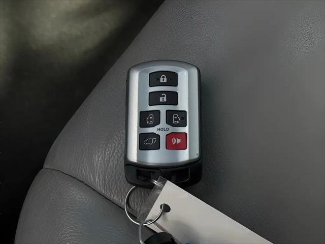 2017 Toyota Sienna XLE 8 Passenger