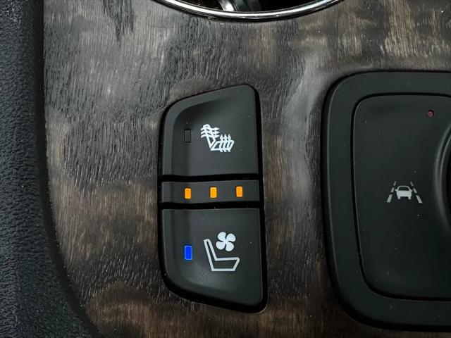 2020 GMC Acadia FWD Denali