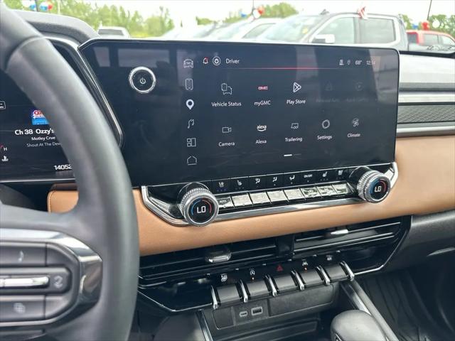 2025 GMC Canyon 4WD AT4