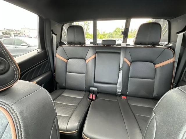 2025 GMC Canyon 4WD AT4