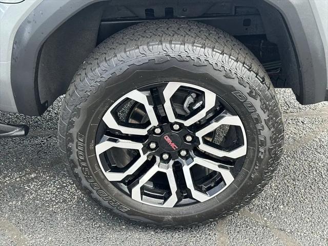 2025 GMC Canyon 4WD AT4