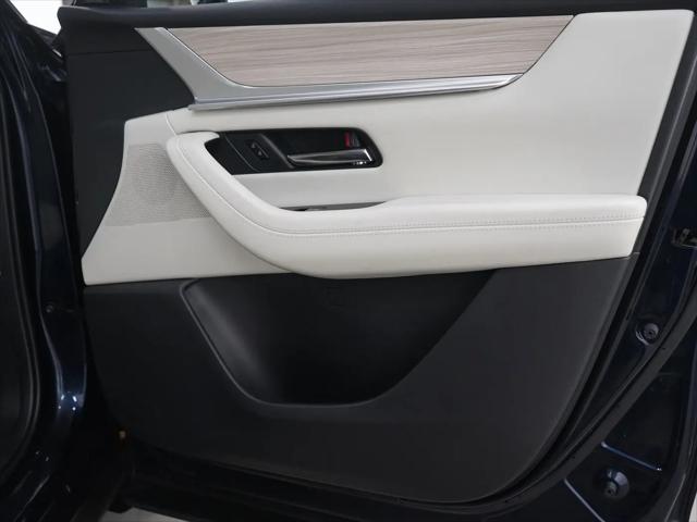 2024 Mazda X-90 Premium Plus