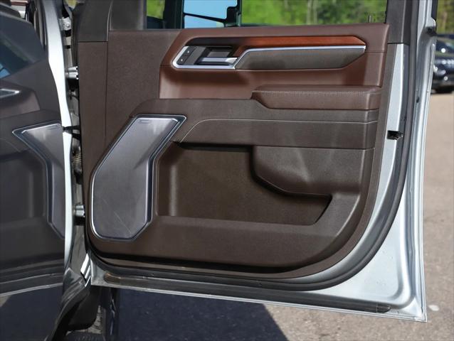 2025 GMC Sierra 3500HD Crew Cab, Standard Bed, Denali, 4WD
