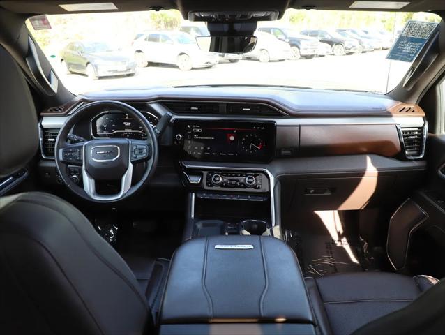2025 GMC Sierra 3500HD Crew Cab, Standard Bed, Denali, 4WD