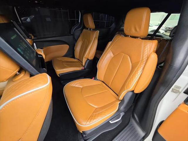 2022 Chrysler Pacifica Hybrid Pinnacle
