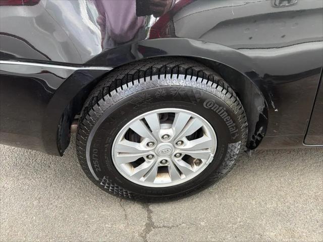2012 Kia Sedona LX