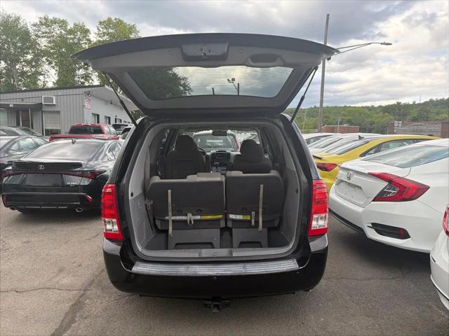 2012 Kia Sedona LX