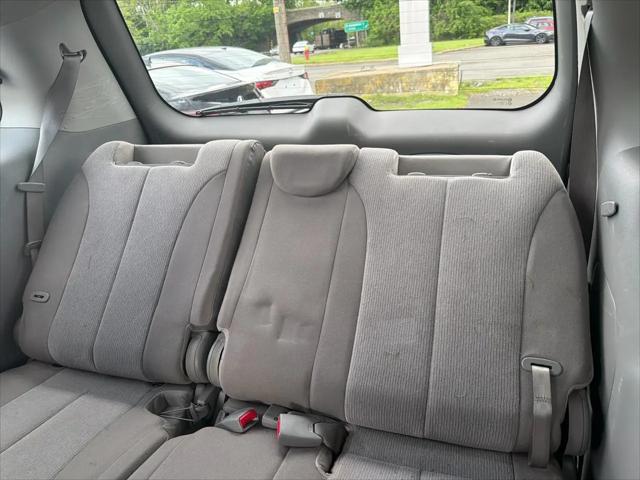 2012 Kia Sedona LX