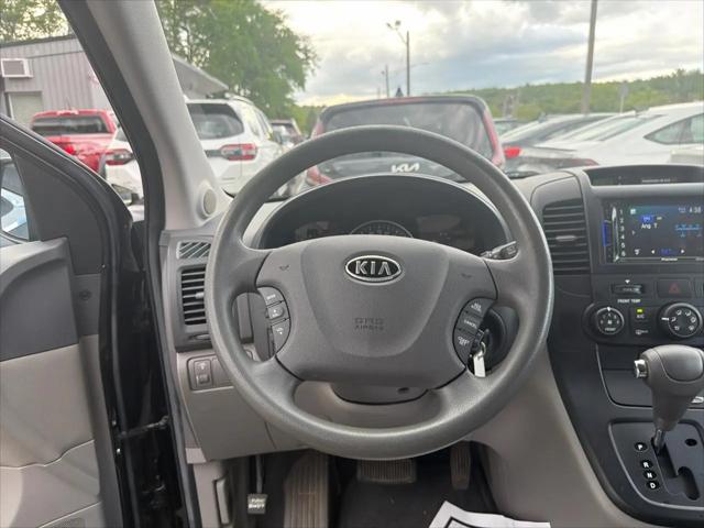 2012 Kia Sedona LX