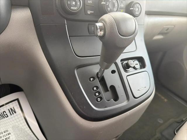 2012 Kia Sedona LX