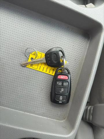2012 Kia Sedona LX