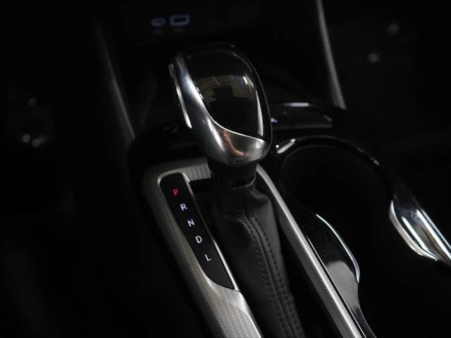 2024 Buick NV Avenir FWD
