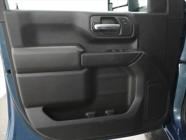 2024 Chevrolet Silverado 2500HD 4WD Crew Cab Standard Bed Custom