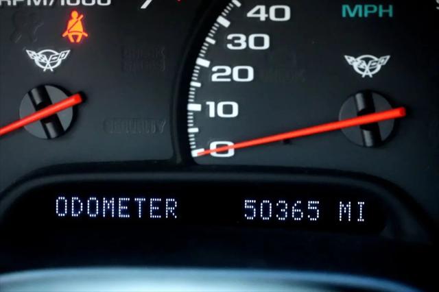2004 Chevrolet Corvette Base