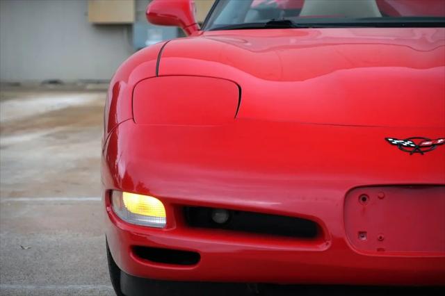 2004 Chevrolet Corvette Base