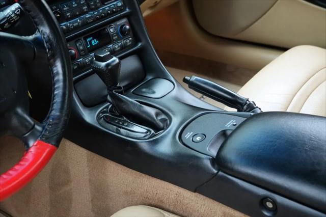 2004 Chevrolet Corvette Base