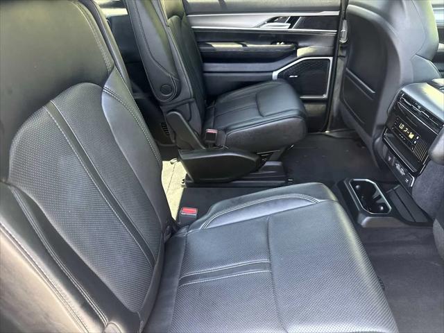 2023 Jeep Wagoneer Series II Carbide 4x4
