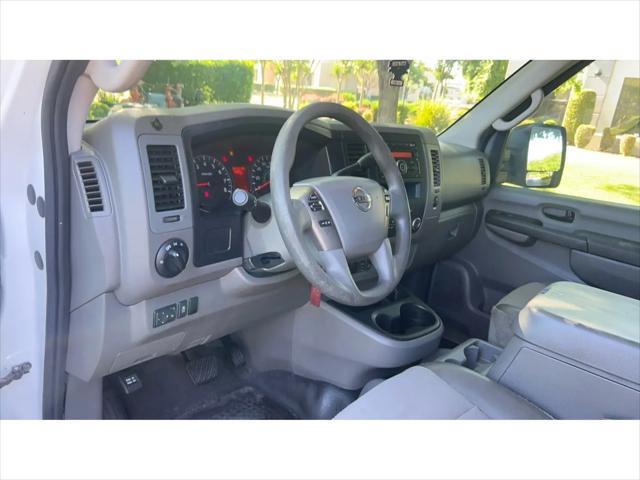 2015 Nissan 2500 NV2500 HD SV