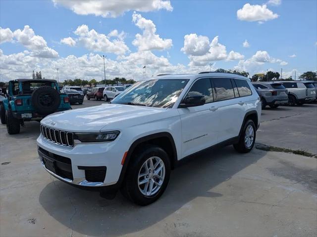 2022 Jeep Grand Cherokee L Laredo 4x4