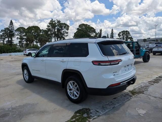 2022 Jeep Grand Cherokee L Laredo 4x4