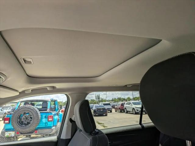 2022 Jeep Grand Cherokee L Laredo 4x4