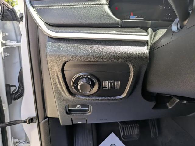 2022 Jeep Grand Cherokee L Laredo 4x4