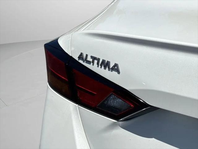 2025 Nissan Altima SR FWD