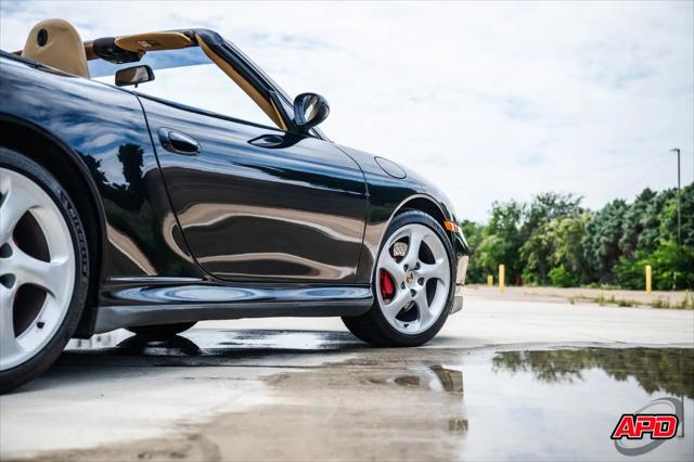 2004 Porsche 911 911 Carrera 4S