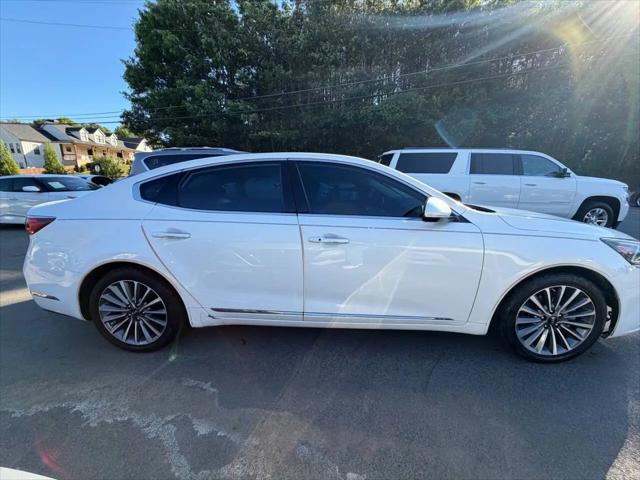 2017 Kia Cadenza Premium