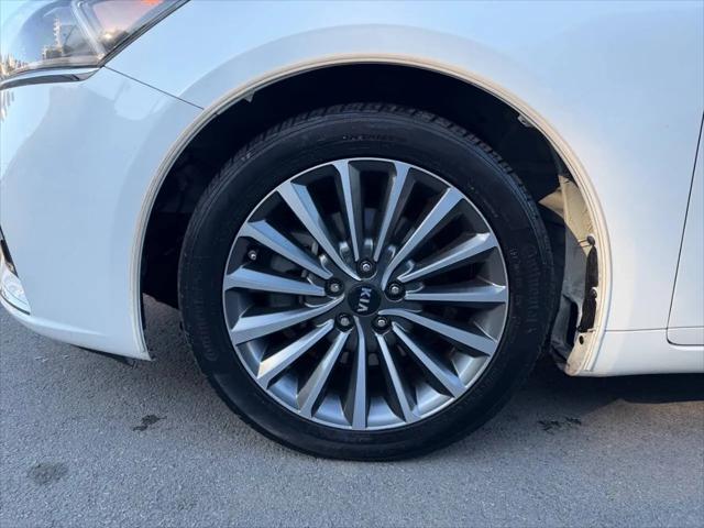 2017 Kia Cadenza Premium