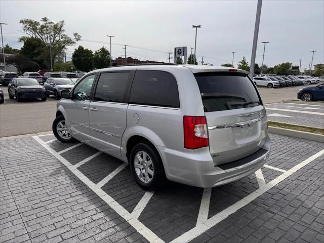 2012 Chrysler Town & Country Touring