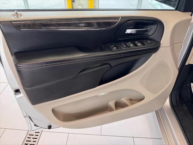 2012 Chrysler Town & Country Touring