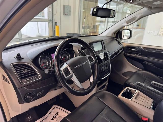 2012 Chrysler Town & Country Touring