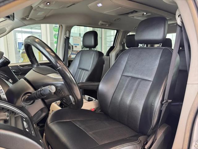 2012 Chrysler Town & Country Touring