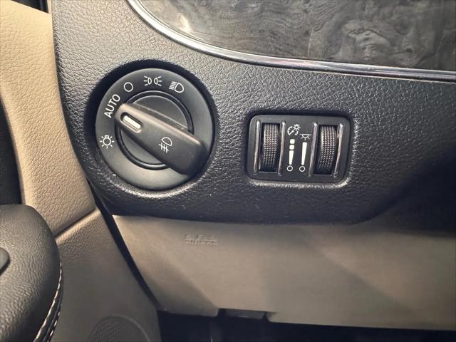 2012 Chrysler Town & Country Touring