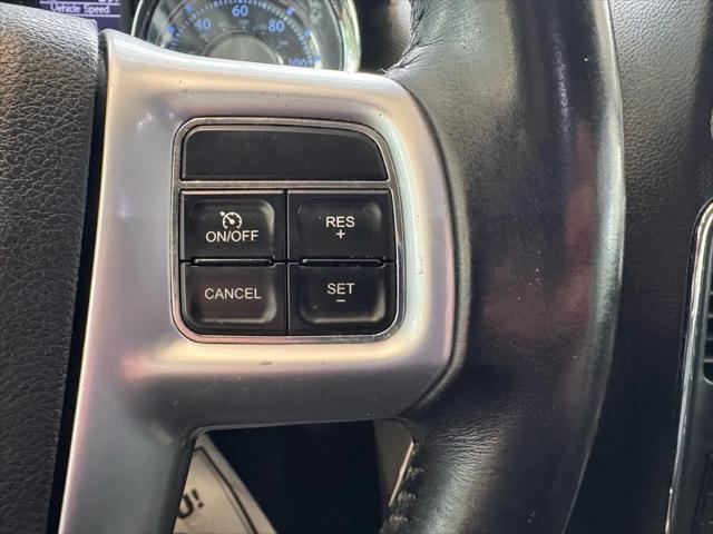 2012 Chrysler Town & Country Touring