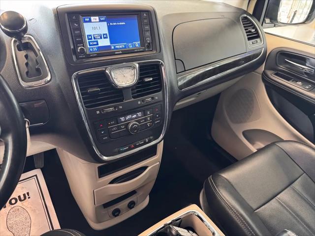 2012 Chrysler Town & Country Touring