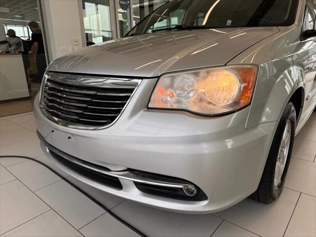 2012 Chrysler Town & Country Touring