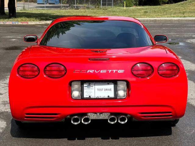 2004 Chevrolet Corvette Base