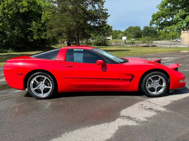 2004 Chevrolet Corvette Base