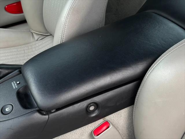 2004 Chevrolet Corvette Base