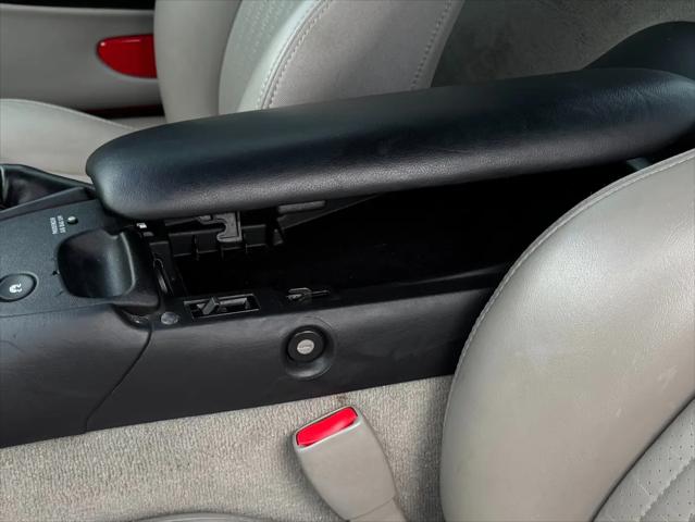 2004 Chevrolet Corvette Base