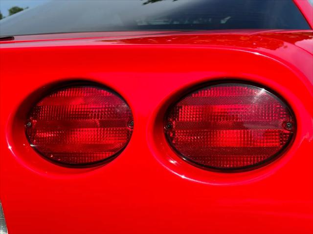 2004 Chevrolet Corvette Base