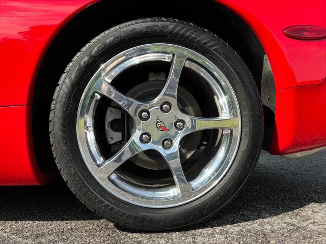 2004 Chevrolet Corvette Base