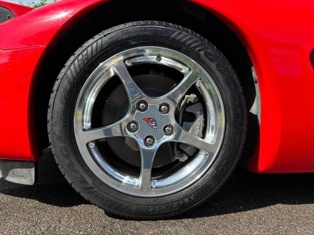 2004 Chevrolet Corvette Base