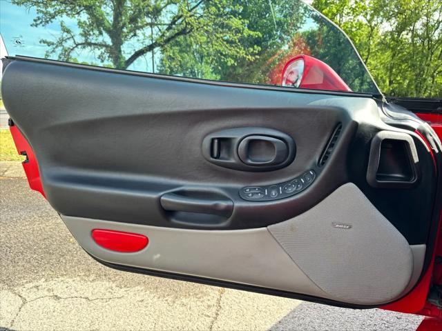 2004 Chevrolet Corvette Base